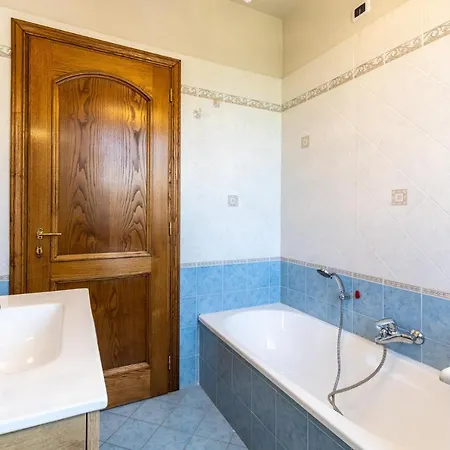 Villa Nonna Bianca, A Genuine In Sant'alessio,
